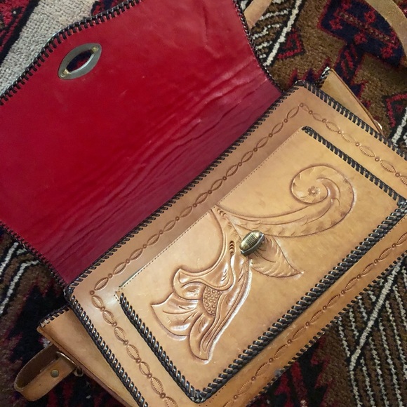 Vintage Leather Embossed Bag - Picture 2 of 5